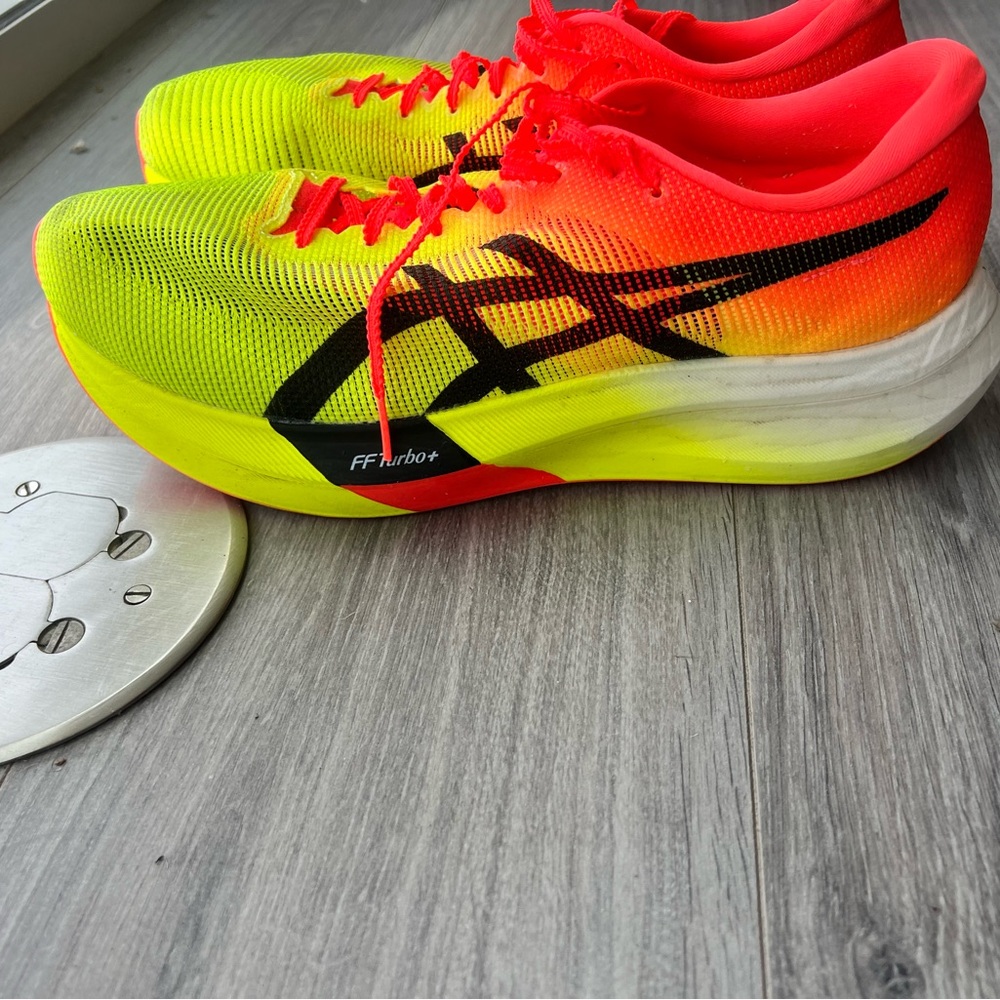 ASICS meta speed sky Paris in size 13